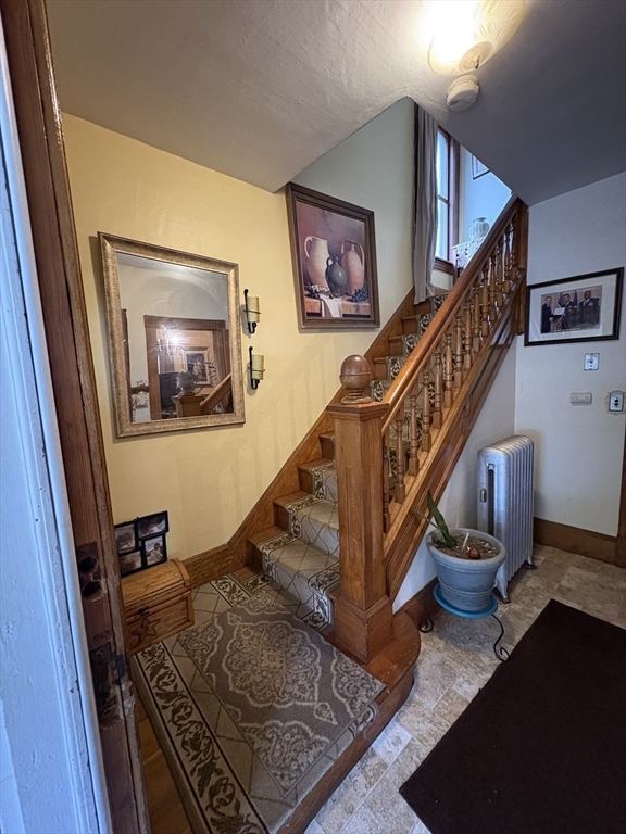 958 Main St Property Photo 6