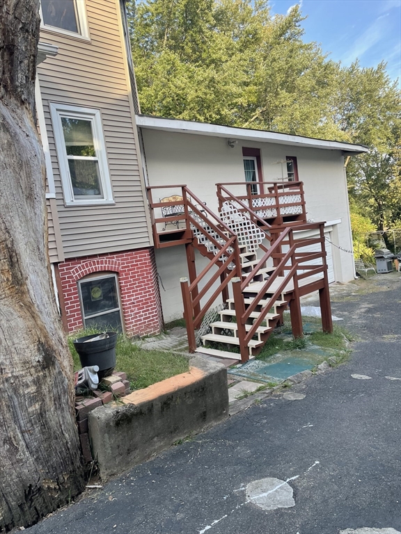 958 Main St Property Photo 16