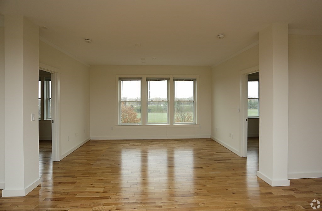 87 New # 204 Property Photo 4