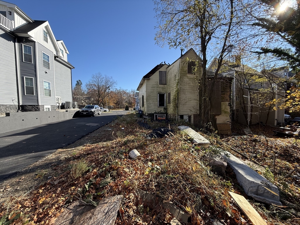 1139 Hyde Park Ave Property Photo 9