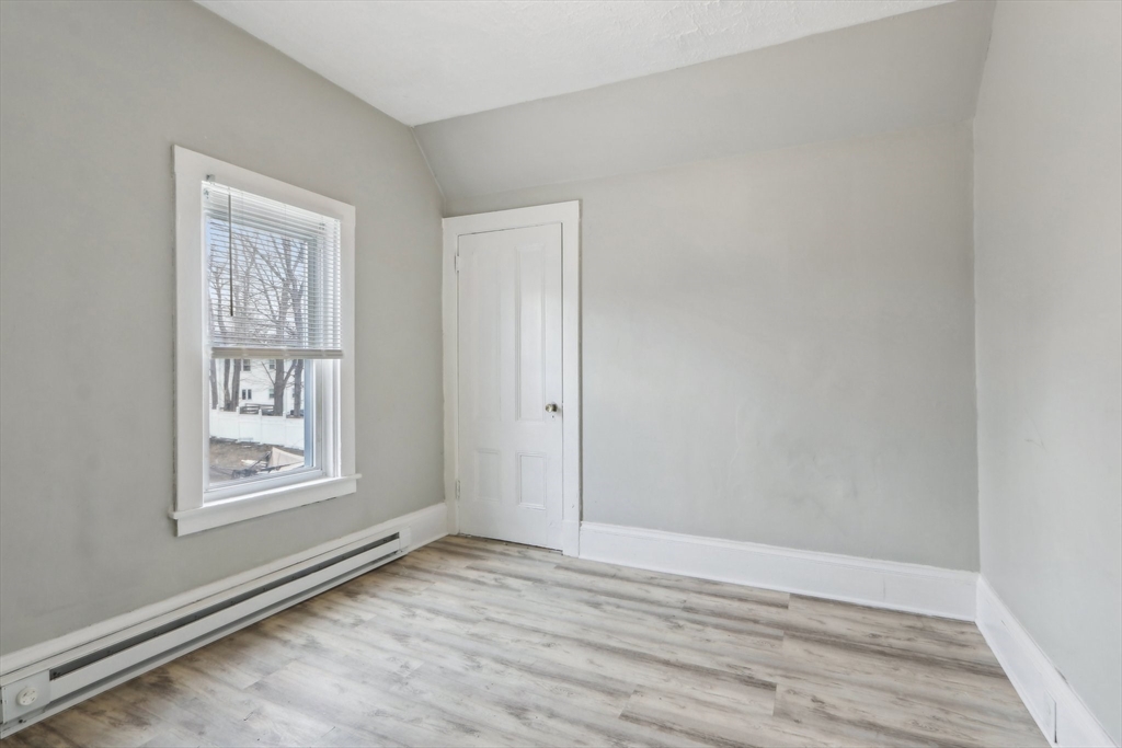 70 Pine Street Property Photo 6