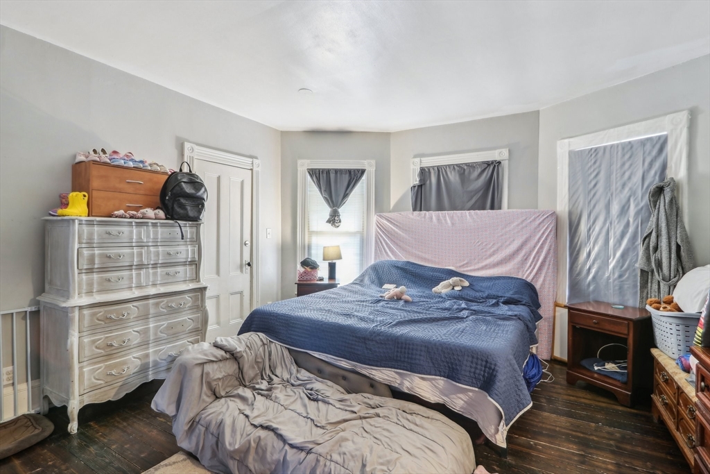 70 Pine Street Property Photo 11