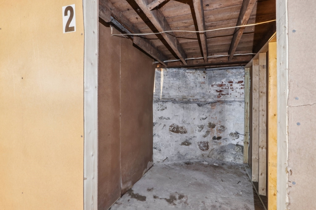 70 Pine Street Property Photo 14