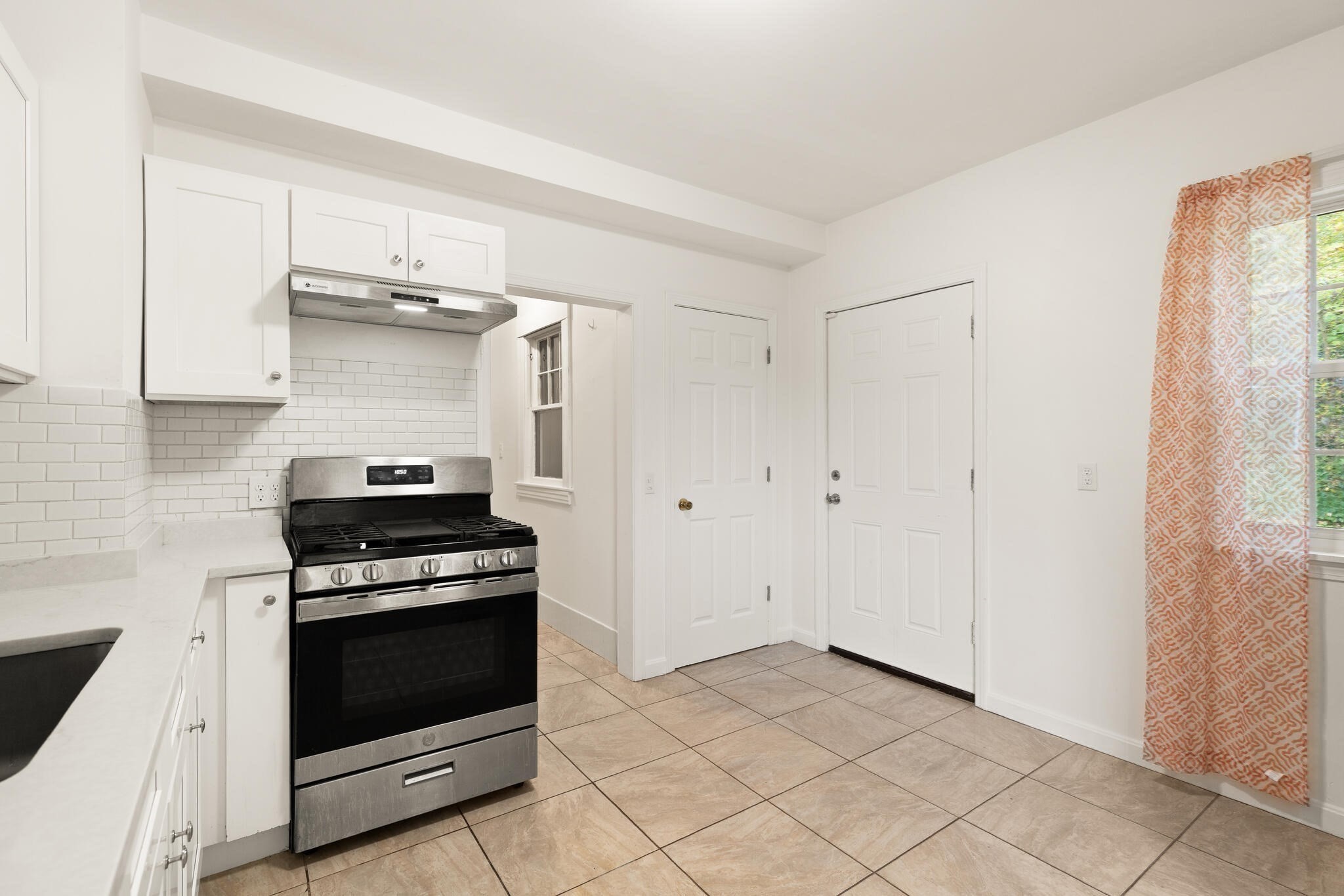 10 Minthorne St Property Photo 15