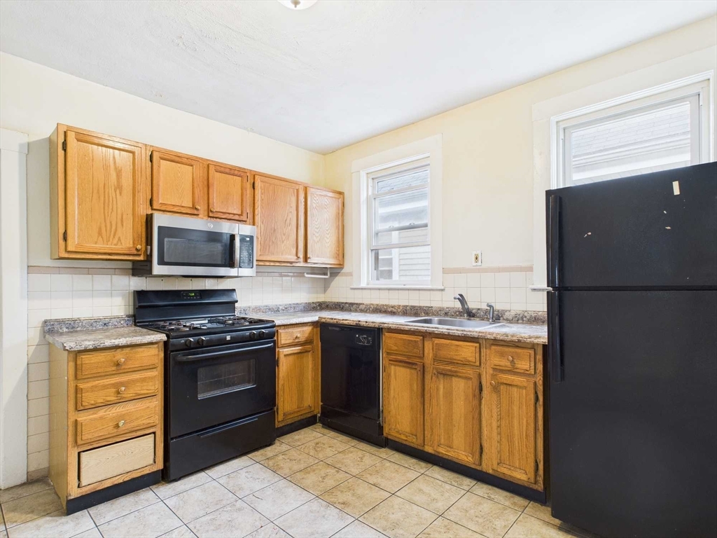 32-34 Holyoke St # 2 Property Photo 1
