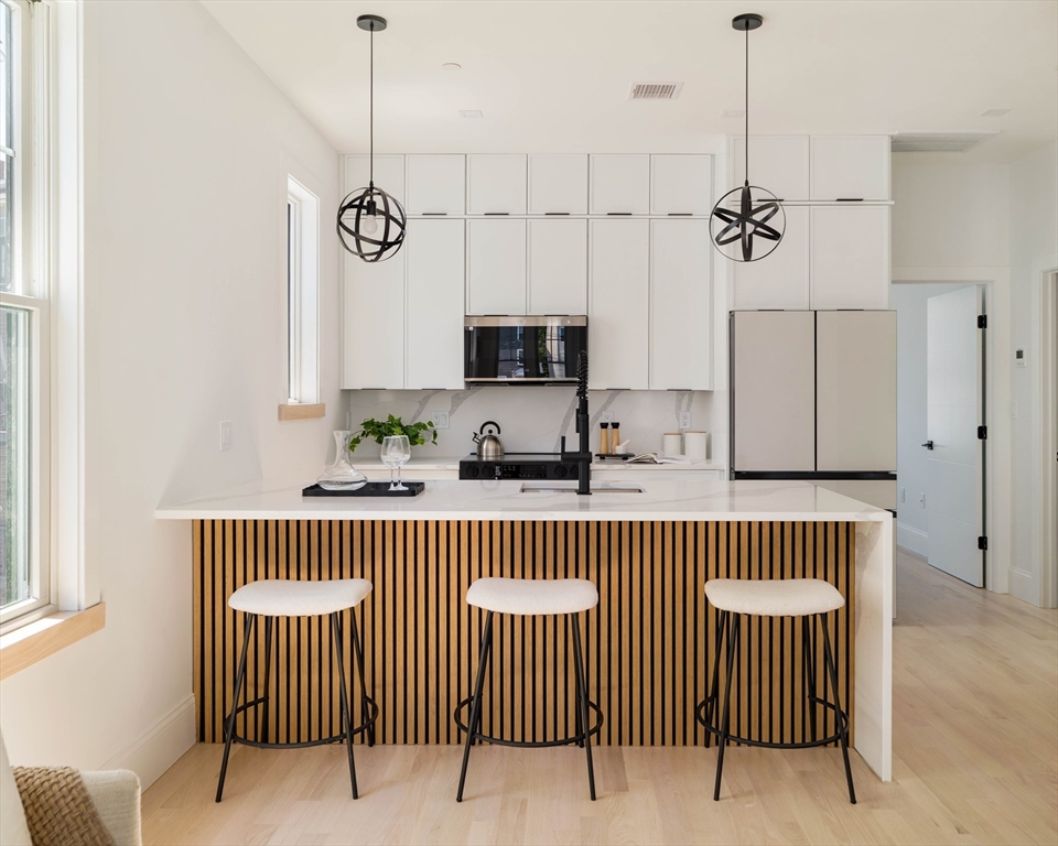 130 Shirley Street # 202 Property Photo 1