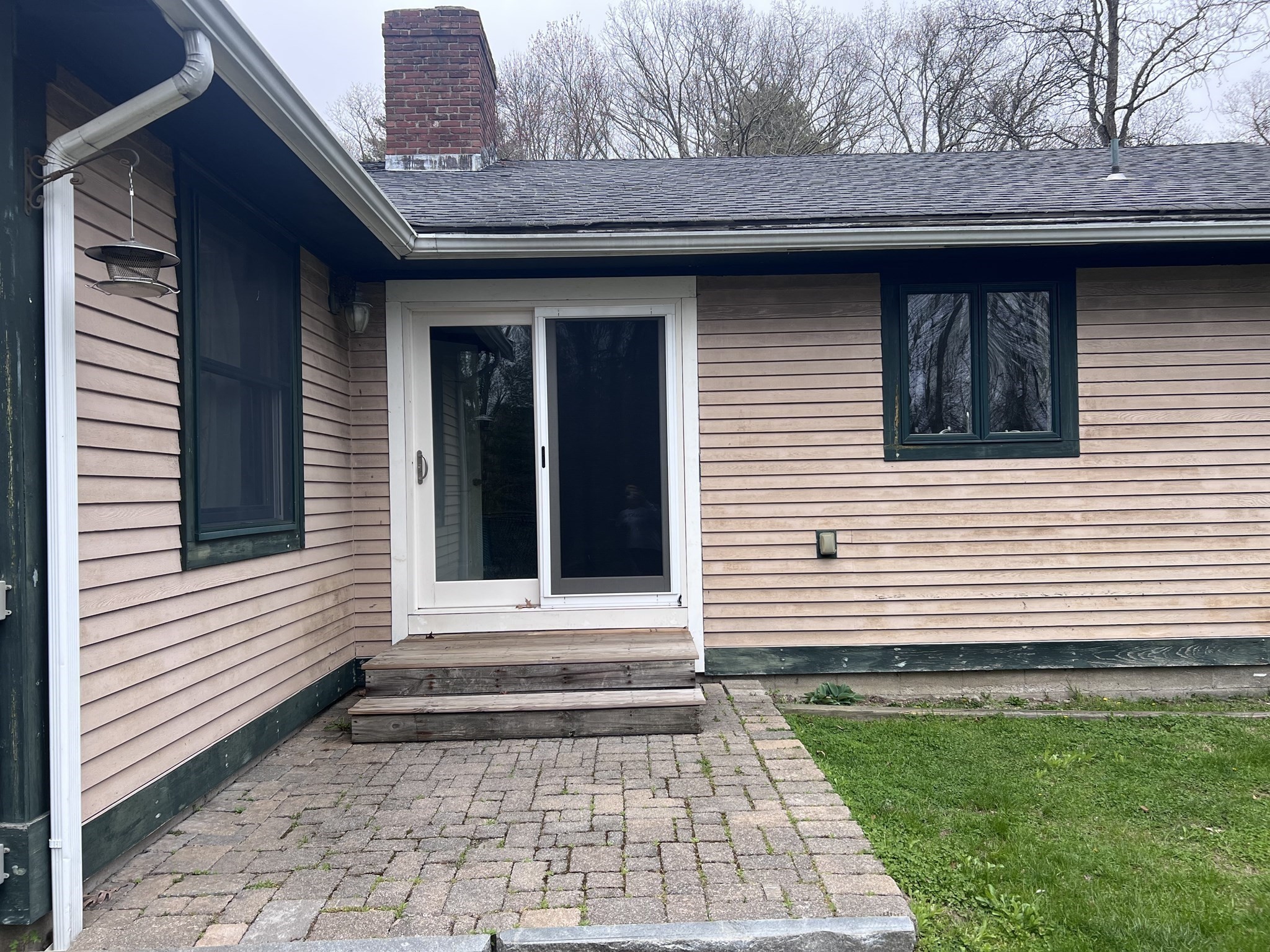 601 Newburyport Turnpike Property Photo 2