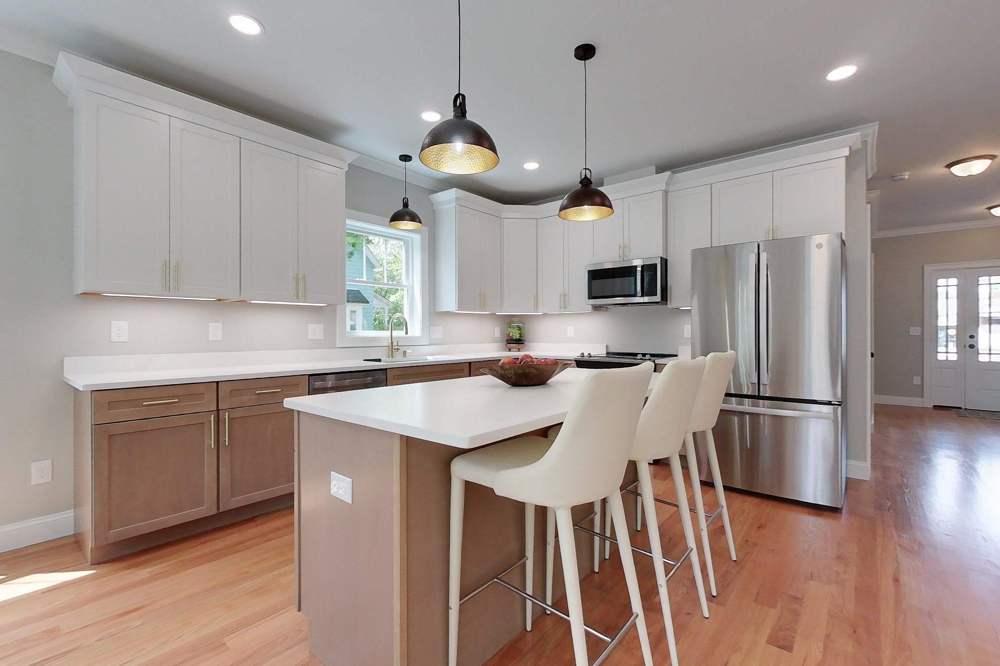 10 Pleasant St Property Photo 3