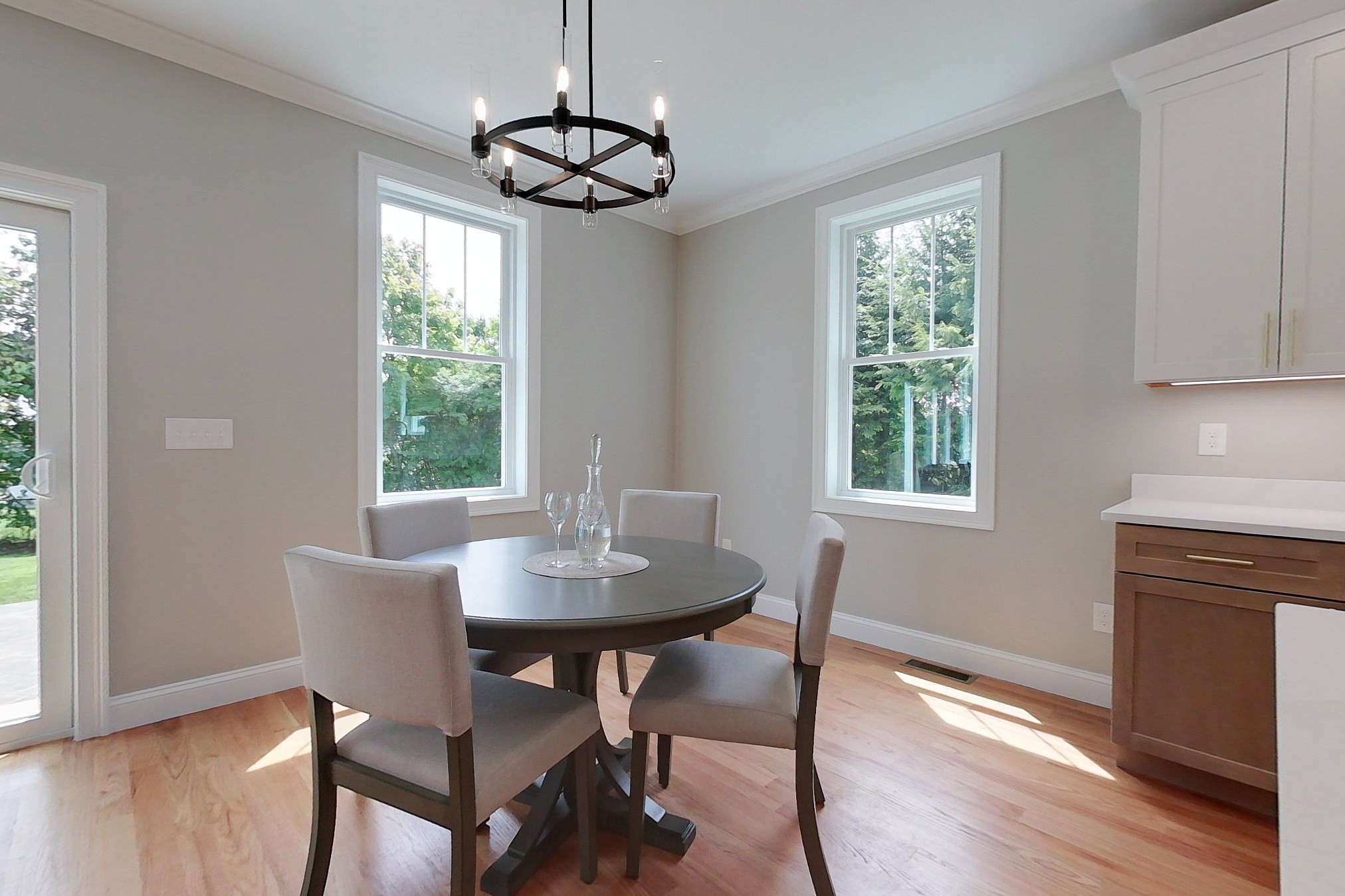 10 Pleasant St Property Photo 8