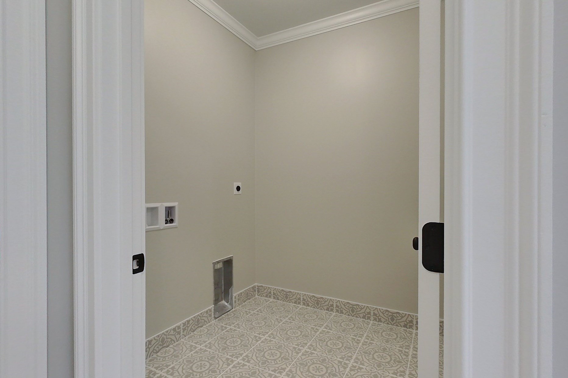 10 Pleasant St Property Photo 24