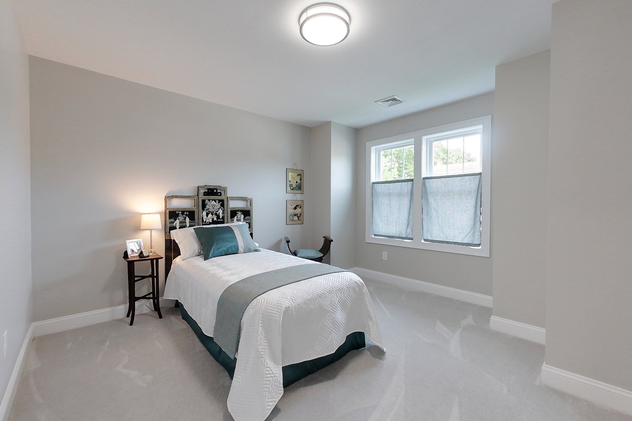10 Pleasant St Property Photo 25