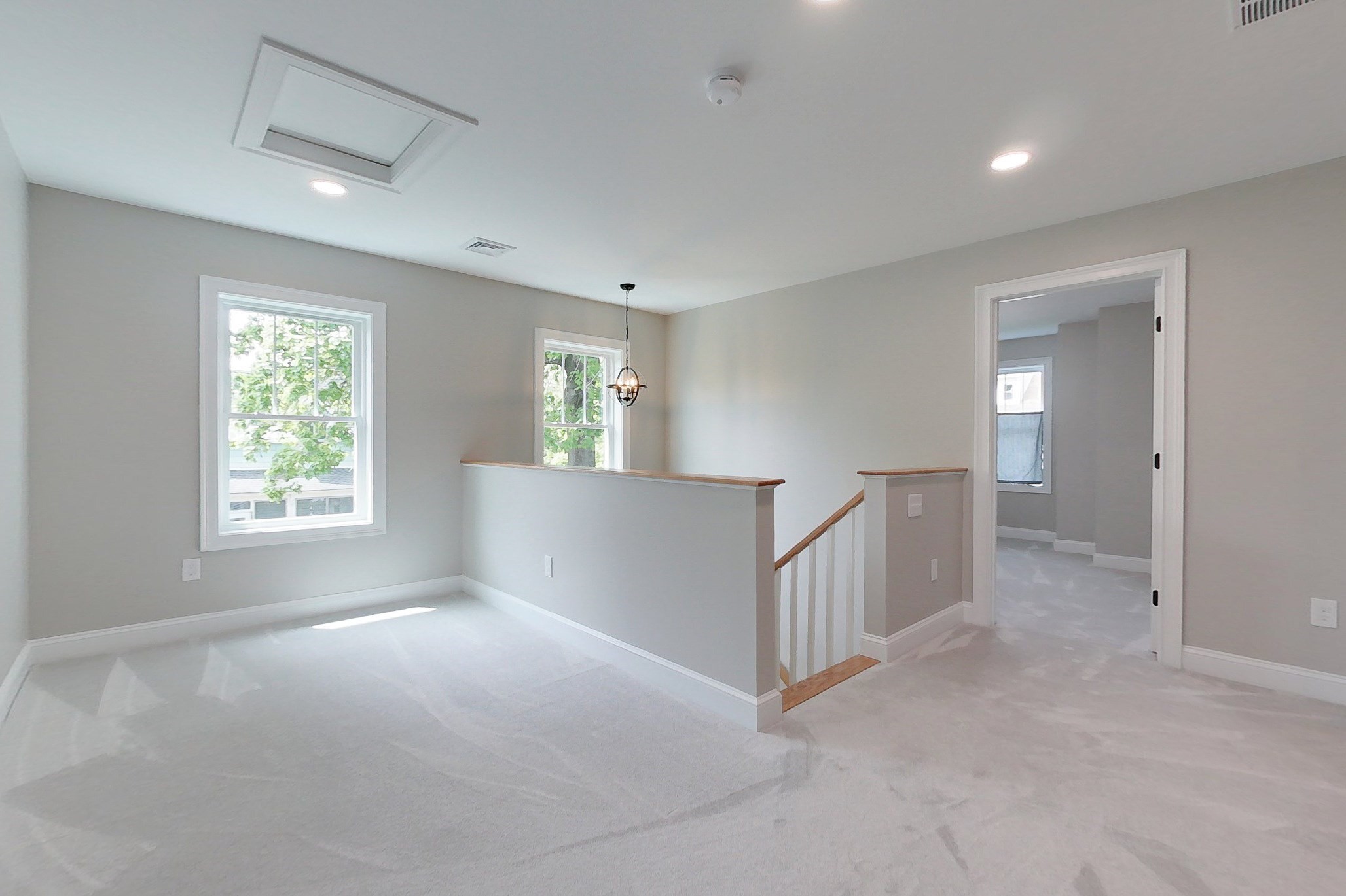 10 Pleasant St Property Photo 32