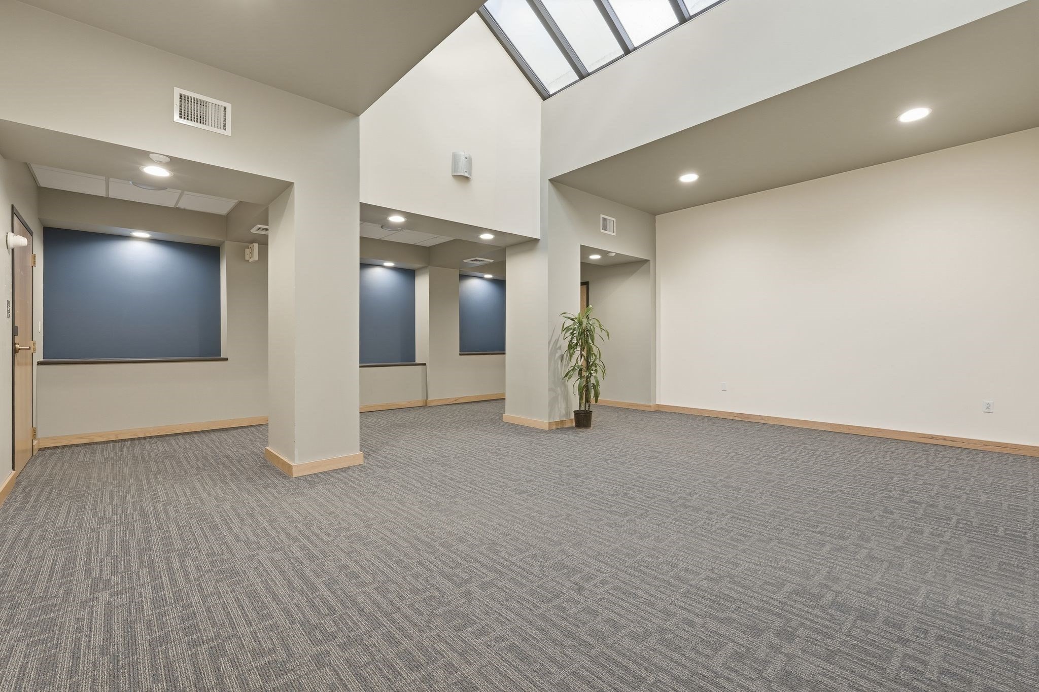 100 University Dr Property Photo 5