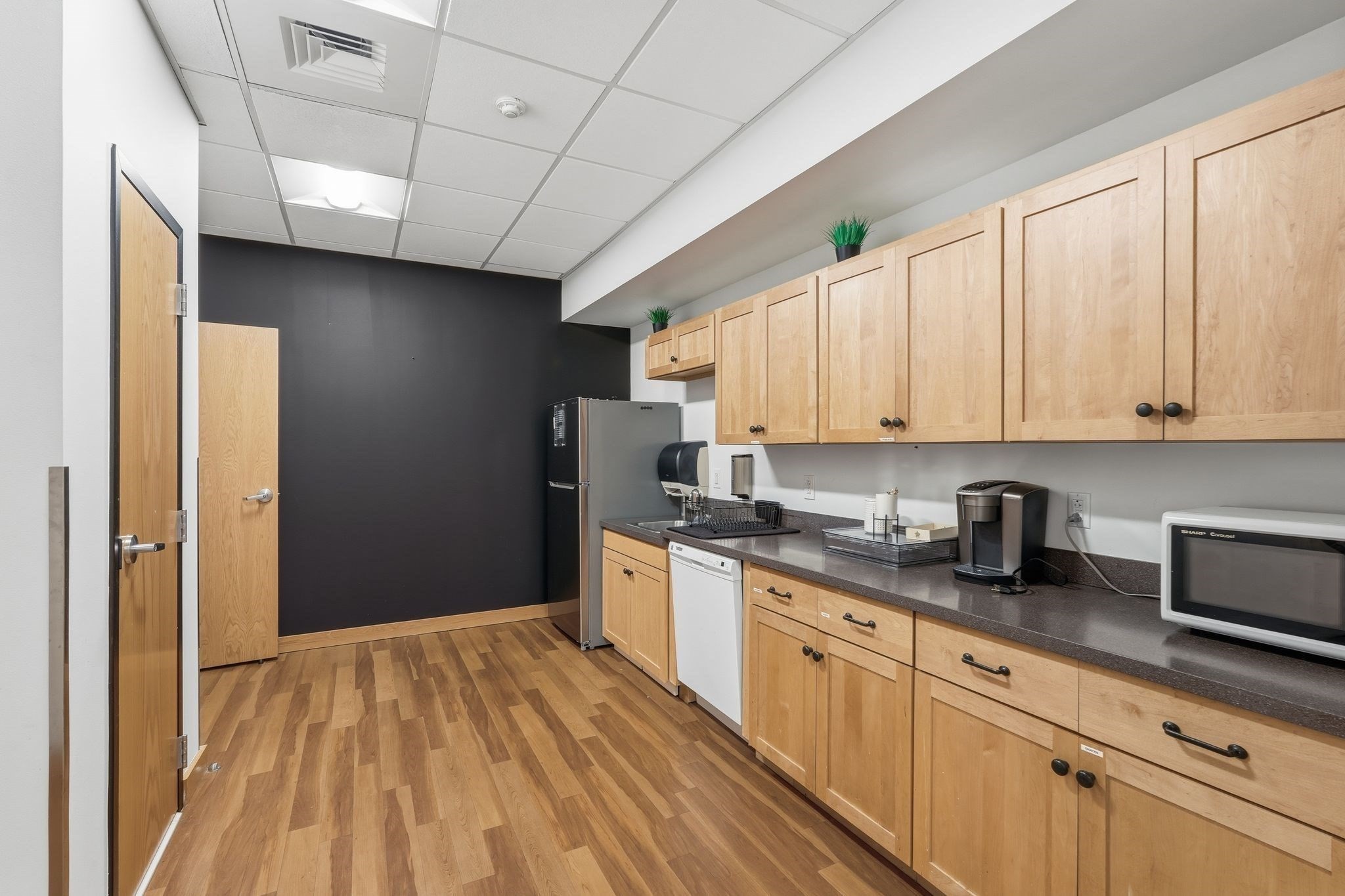 100 University Dr Property Photo 8