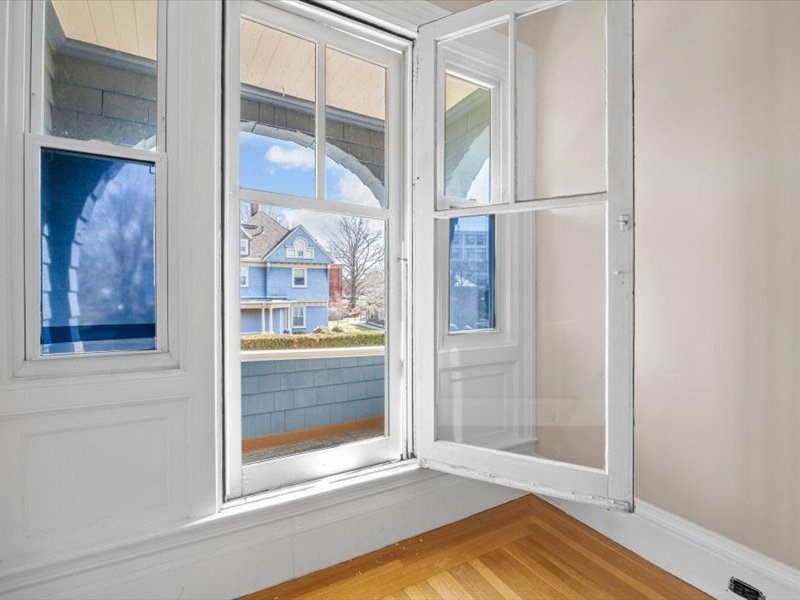 52 Underwood St Suite B Property Photo 9