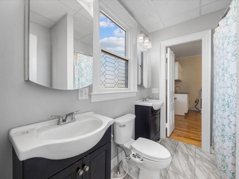 52 Underwood St Suite B Property Photo 13