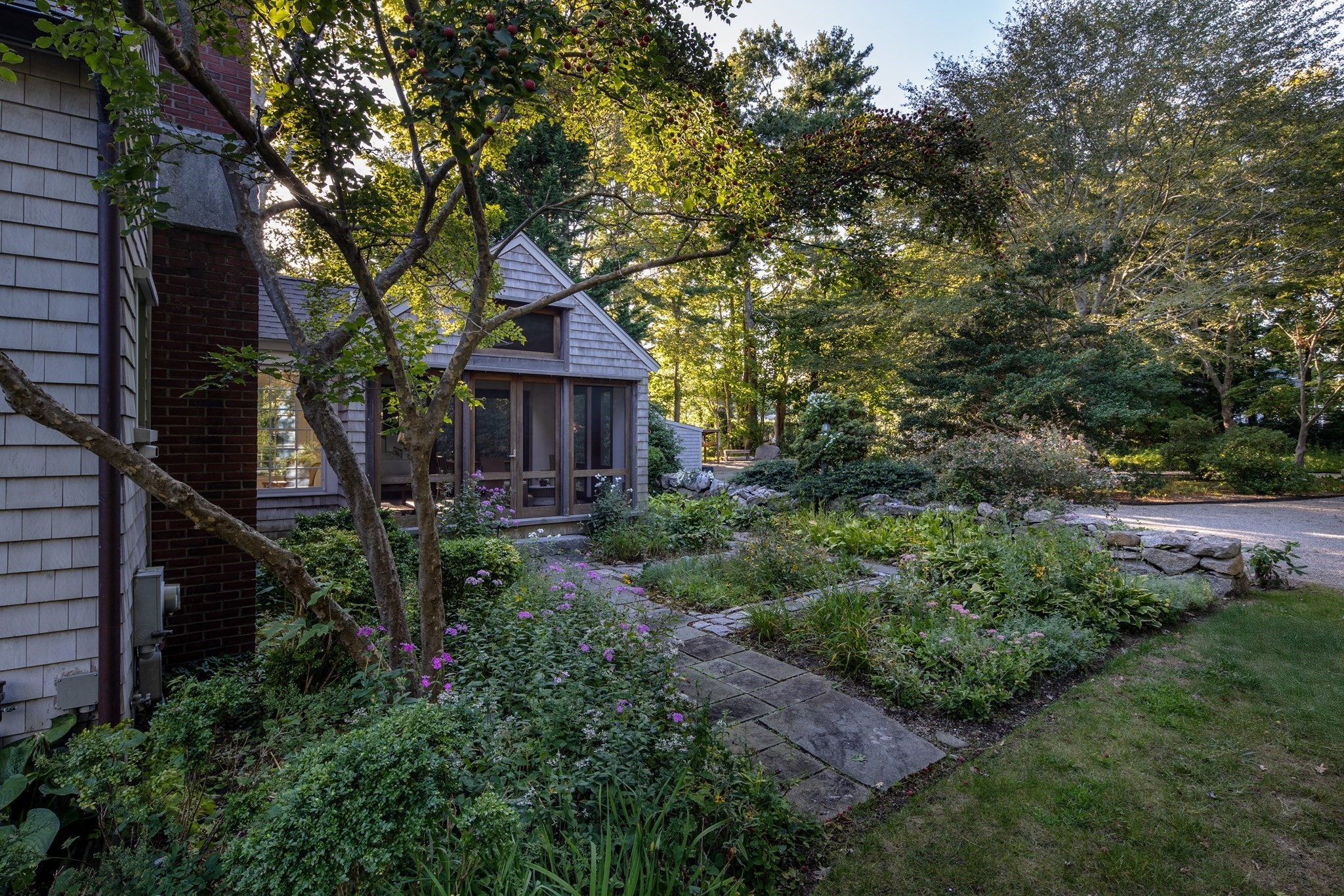 16 Vine St Property Photo 14