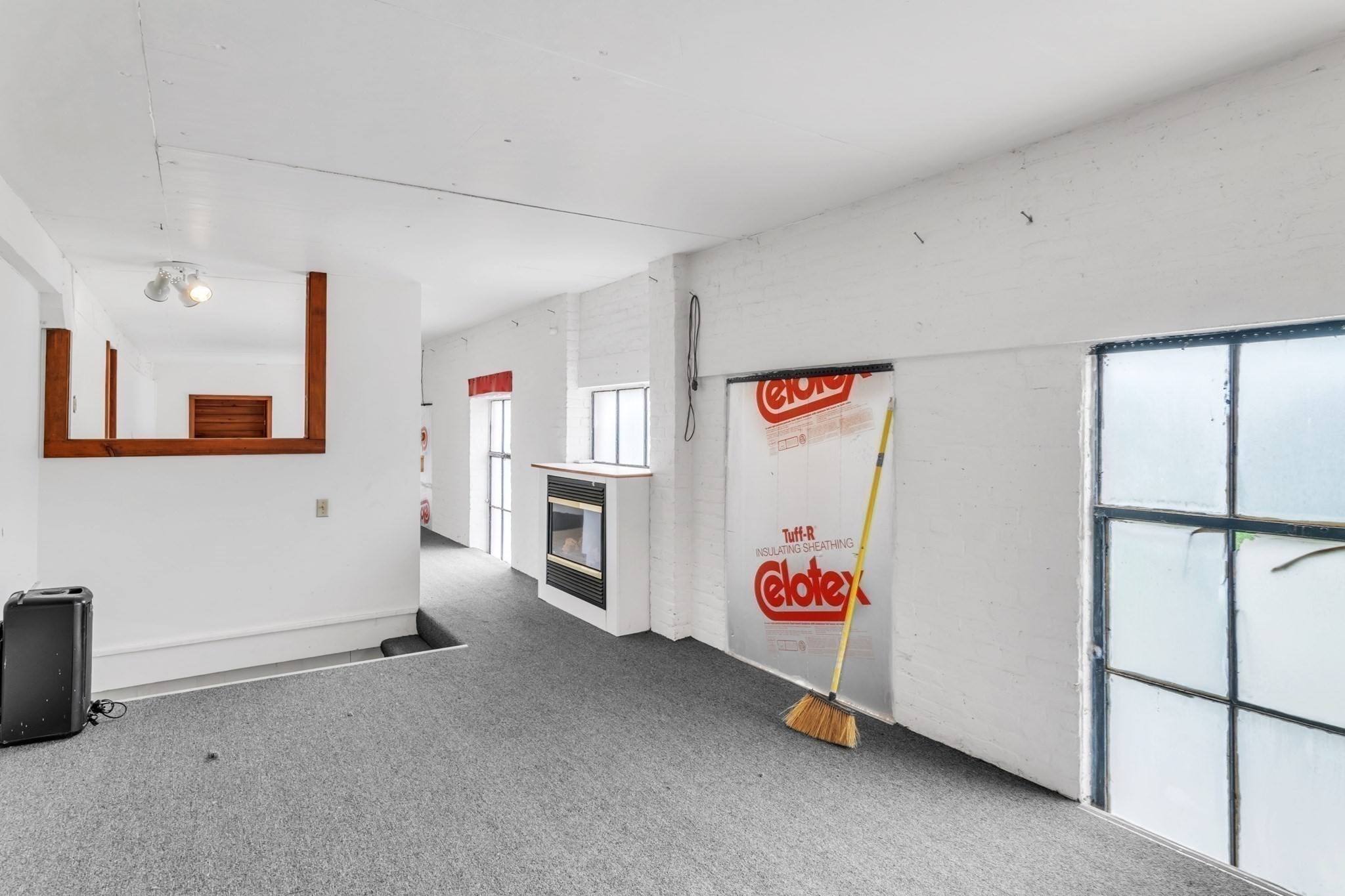 260 Columbus Ave Property Photo 8