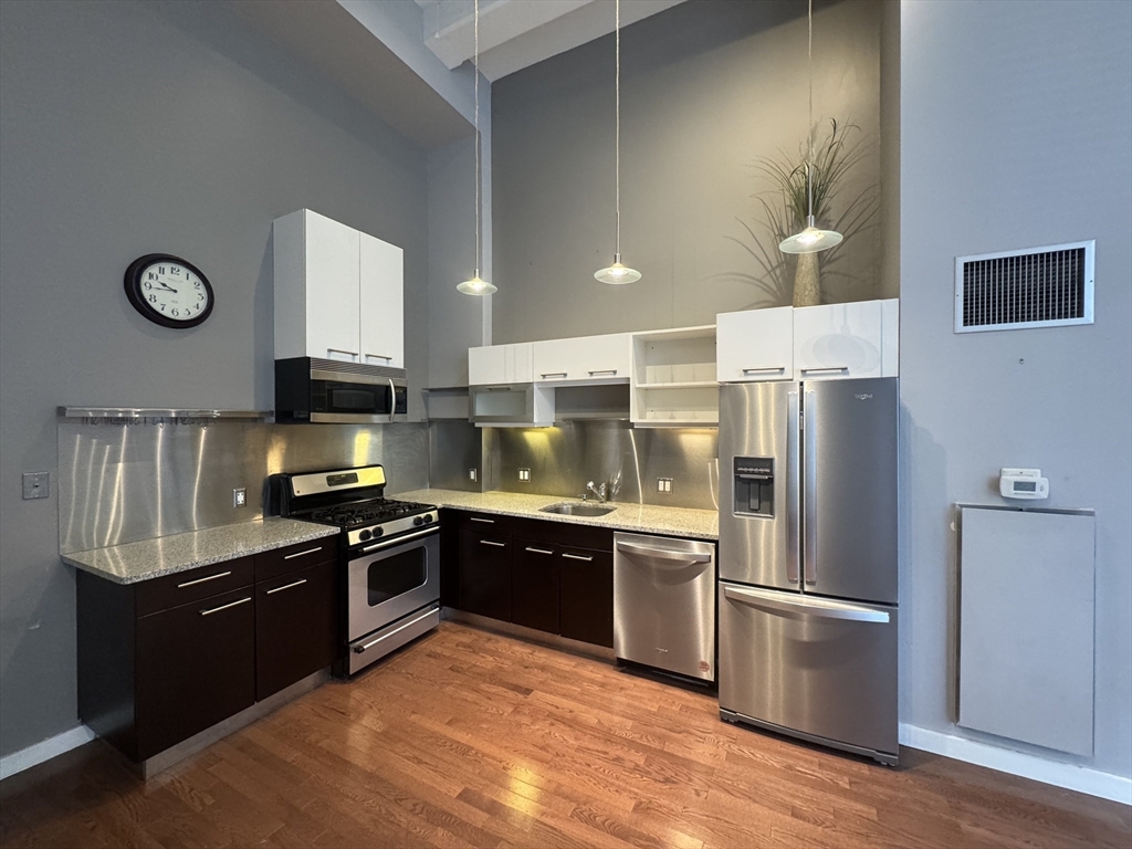 88 Kingston Street # 1e Property Photo 2