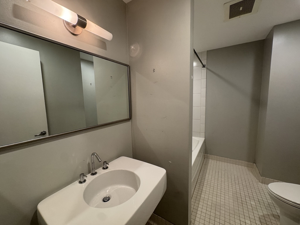 88 Kingston Street # 1e Property Photo 10
