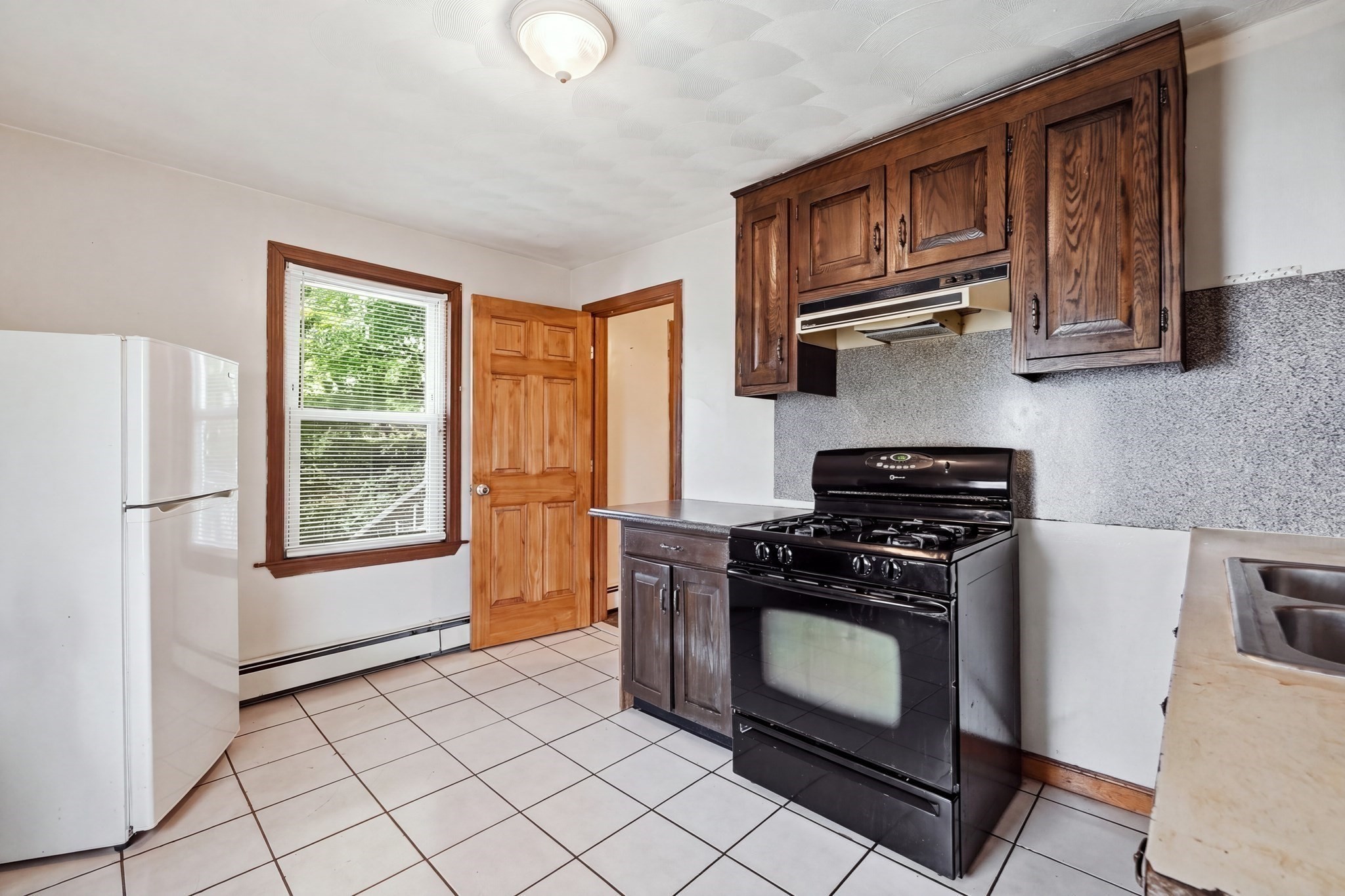 295 Main Property Photo 3