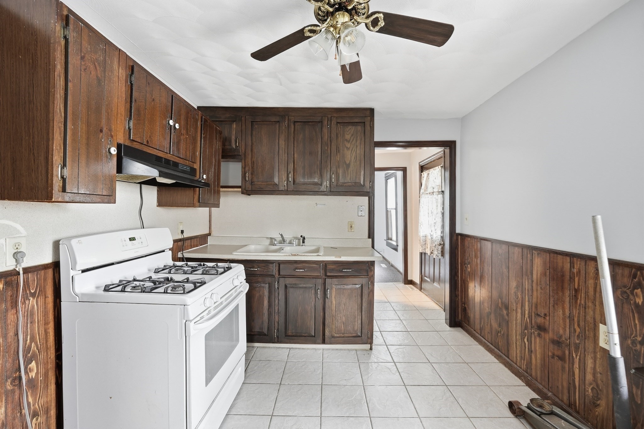 295 Main Property Photo 8