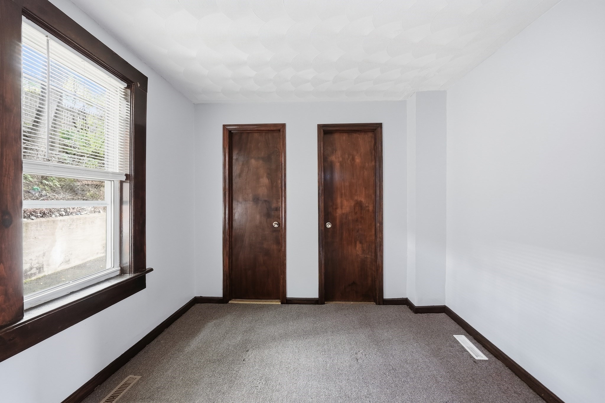 295 Main Property Photo 13