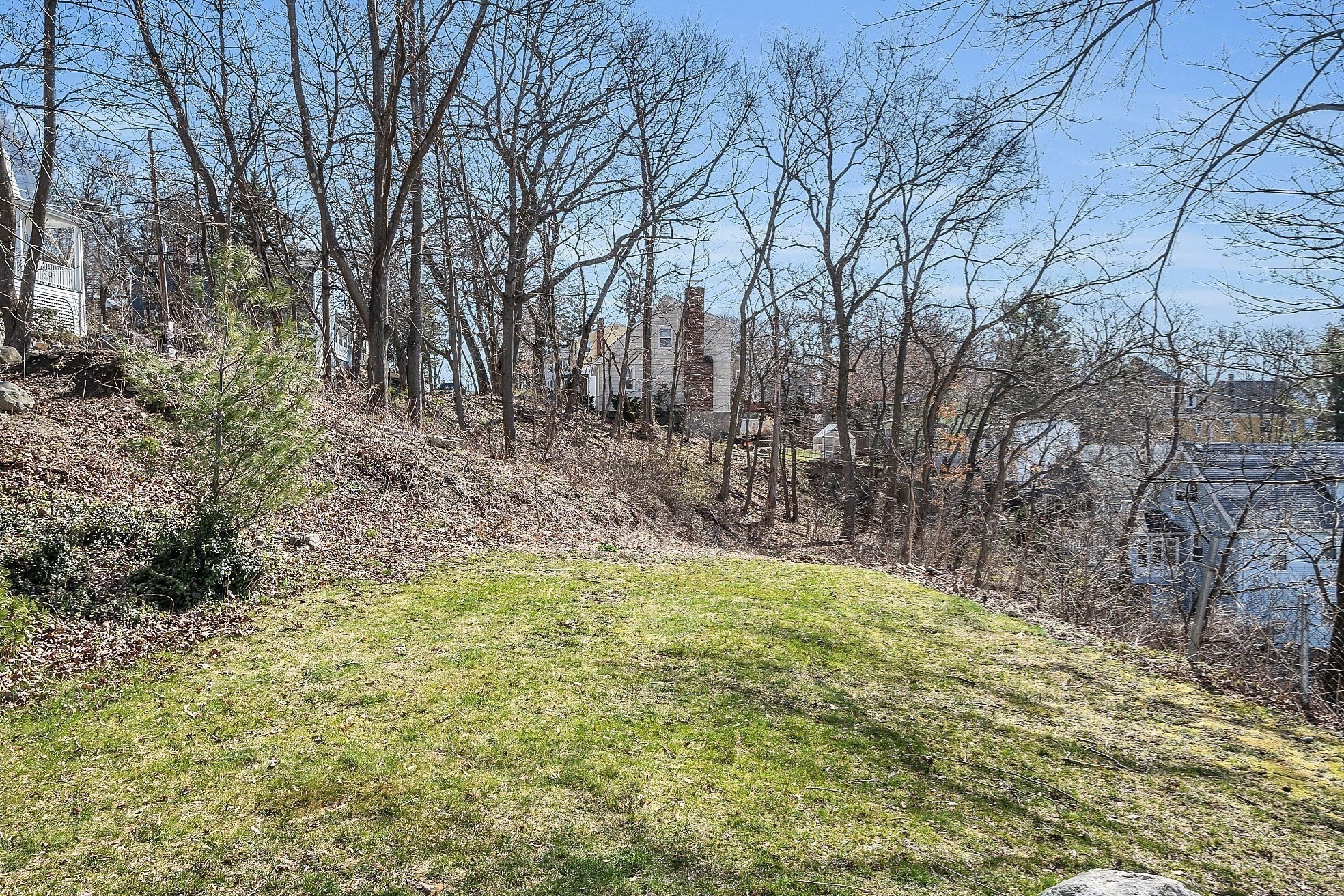 31 Temple St Property Photo 8