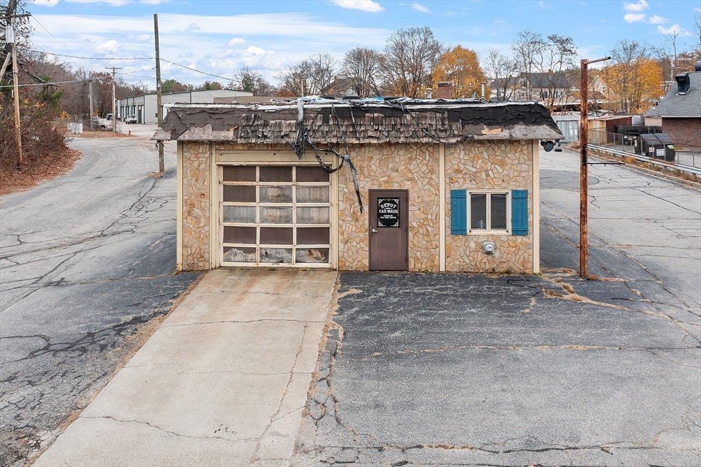 679 Linwood Ave Property Photo 16