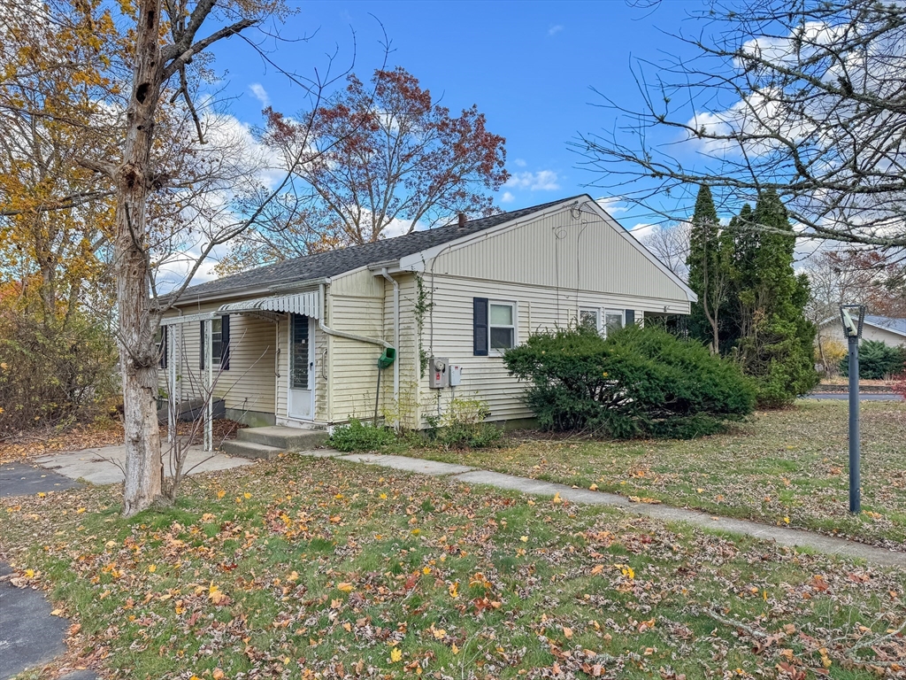 9 Paul Ave Property Photo 1