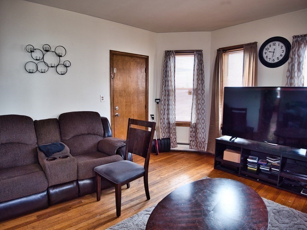 14-28 Downing St Property Photo 17