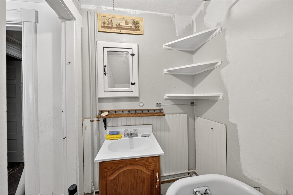 95 Washington St Property Photo 29