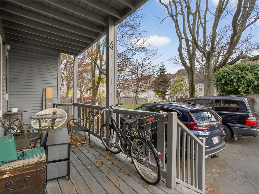 114 Elm St Property Photo 8