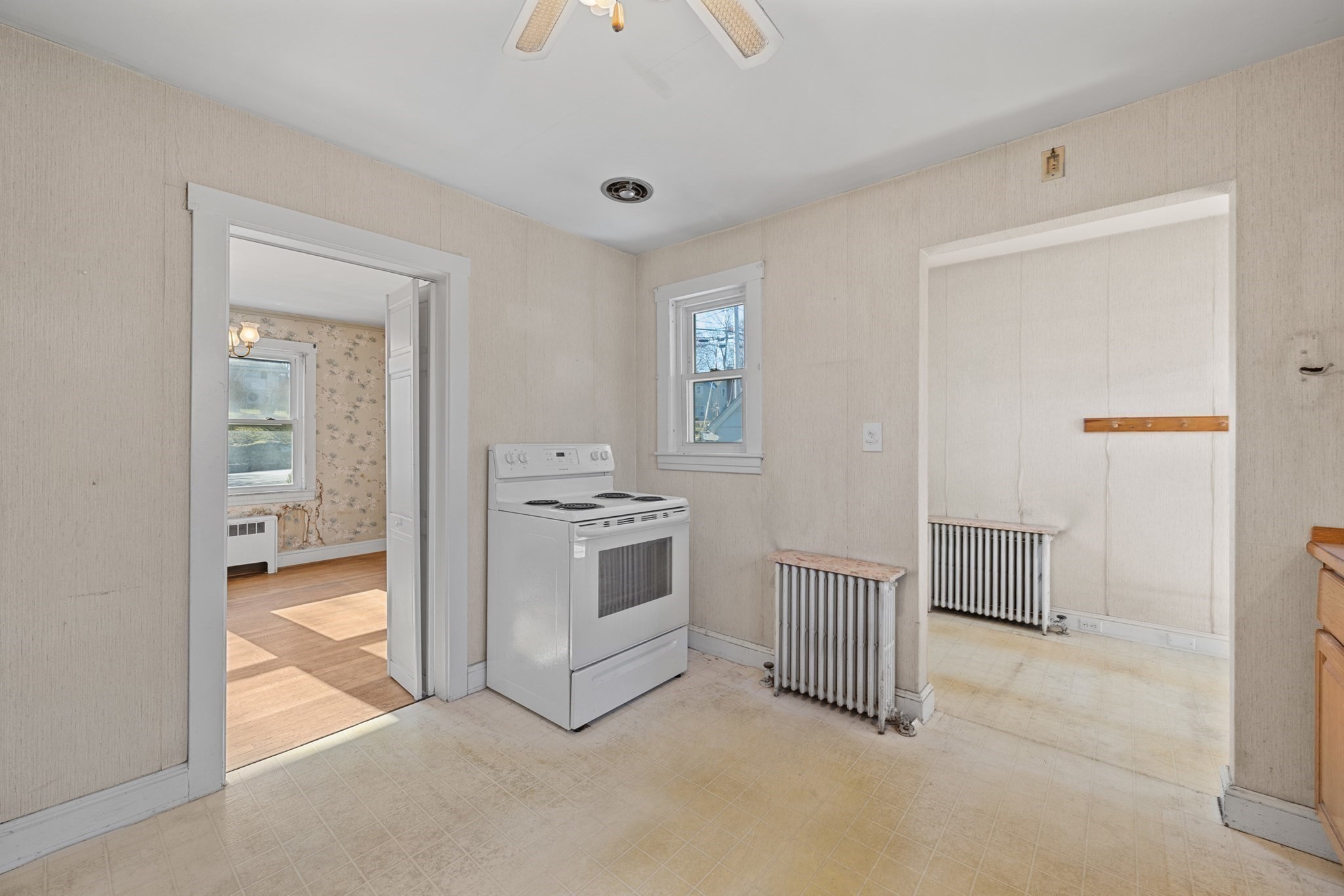 212 Pearl St Property Photo 6