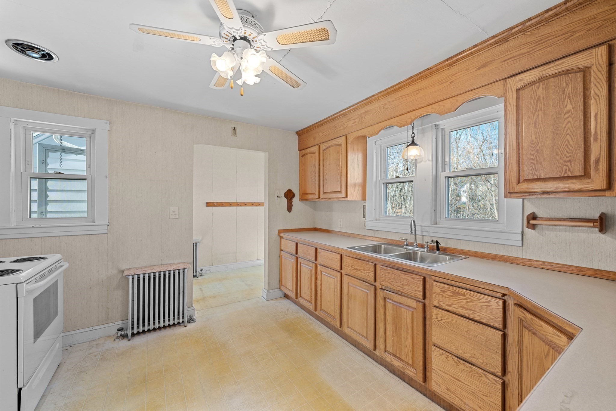 212 Pearl St Property Photo 7
