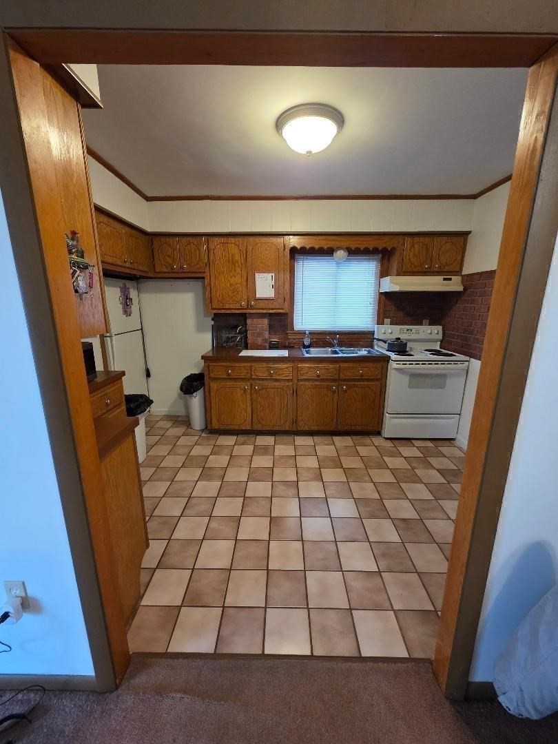 478 Tucker Property Photo 4