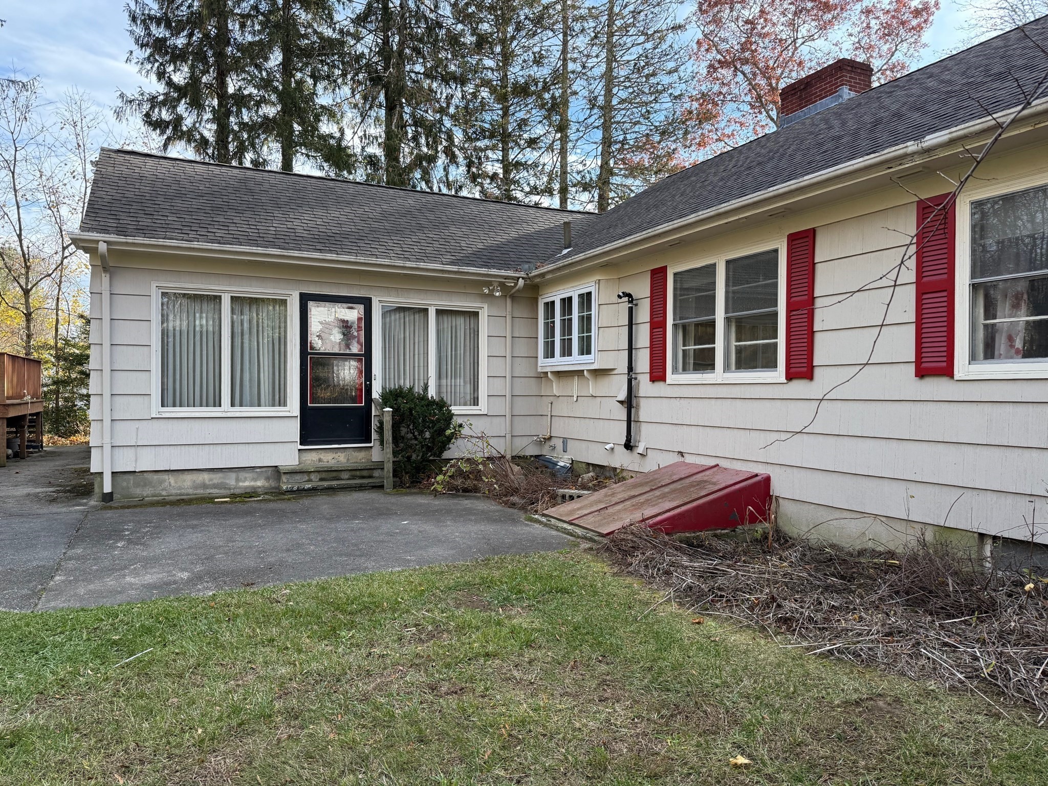 179 Rockland St. Property Photo 2