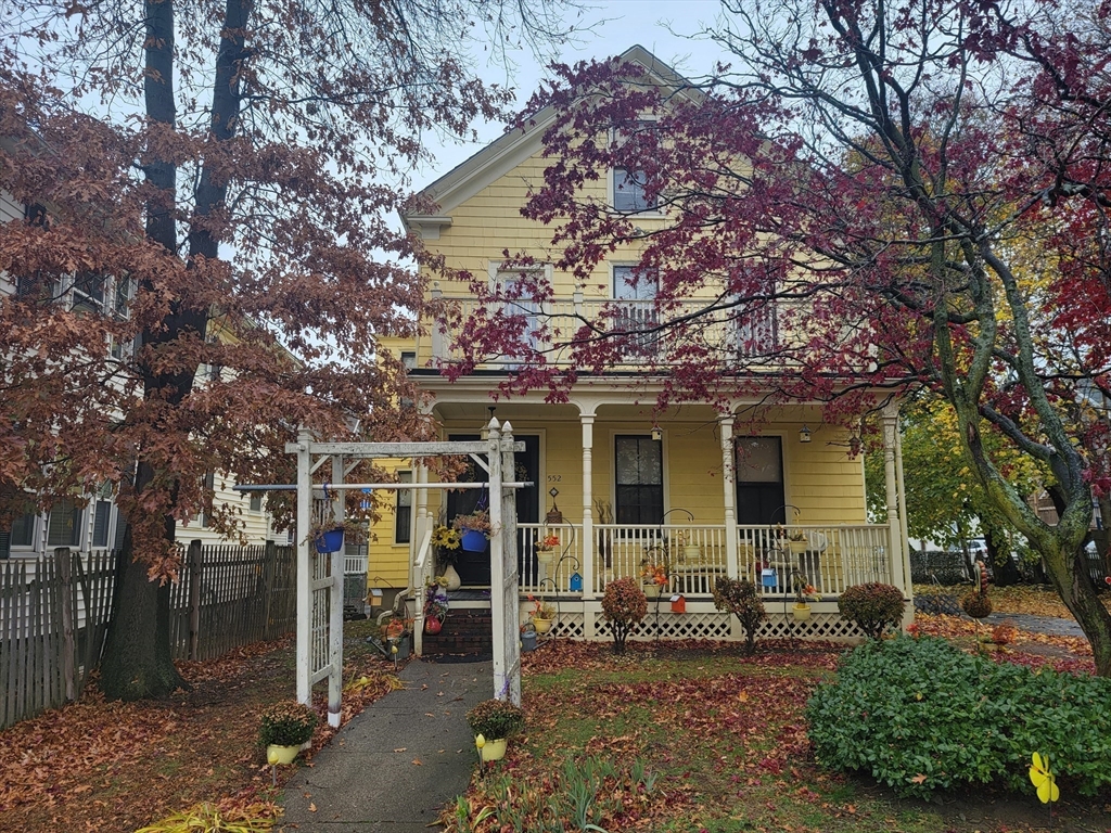 552 Main St Property Photo 1
