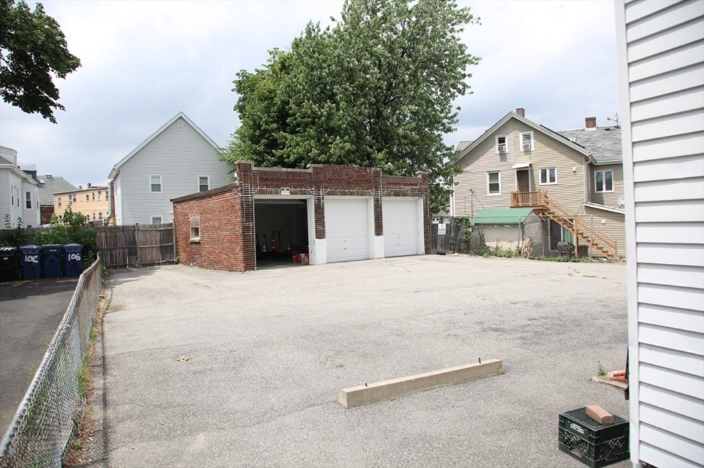 110-112 Litchfield Street Property Photo 4