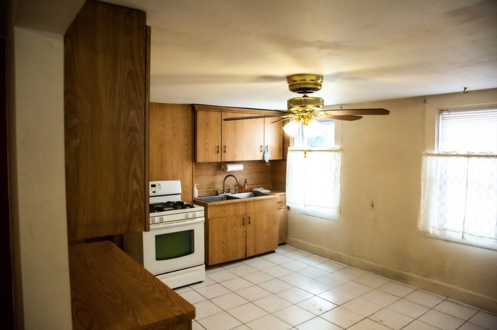 110-112 Litchfield Street Property Photo 5