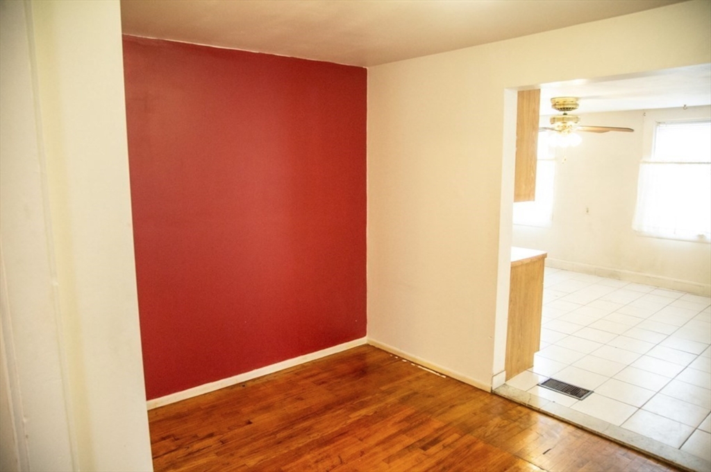 110-112 Litchfield Street Property Photo 7