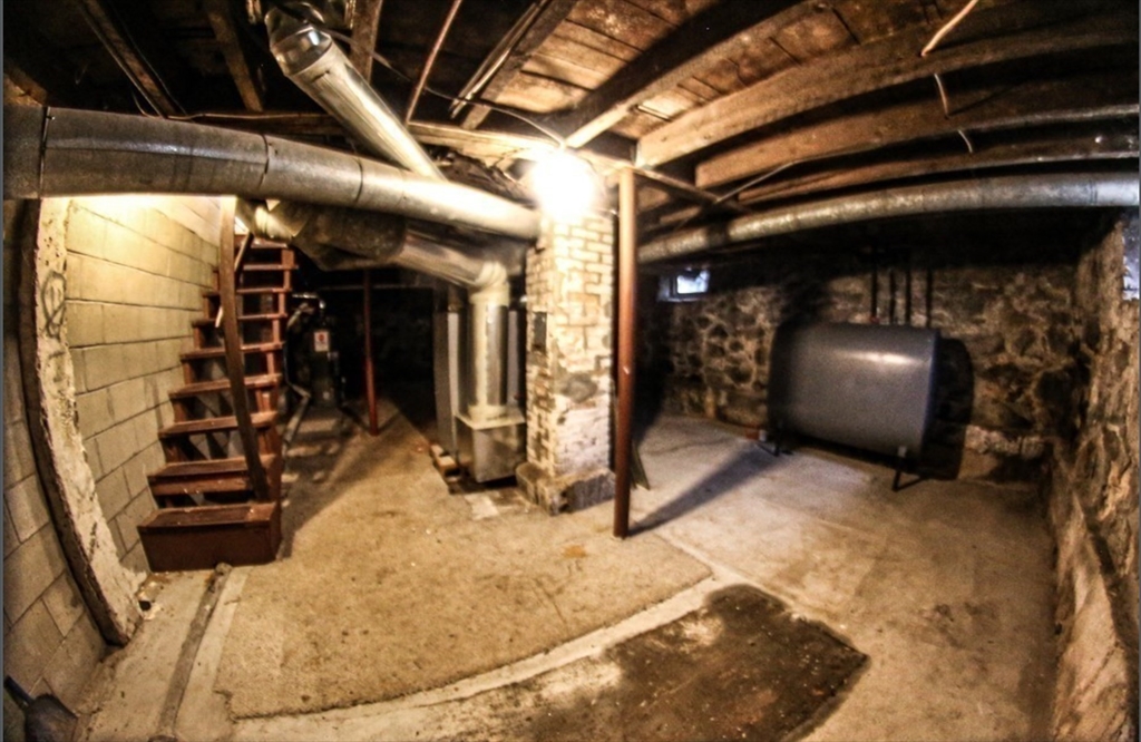 110-112 Litchfield Street Property Photo 19