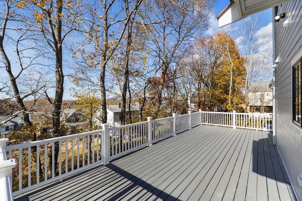 37 Lantern Lane Property Photo 7