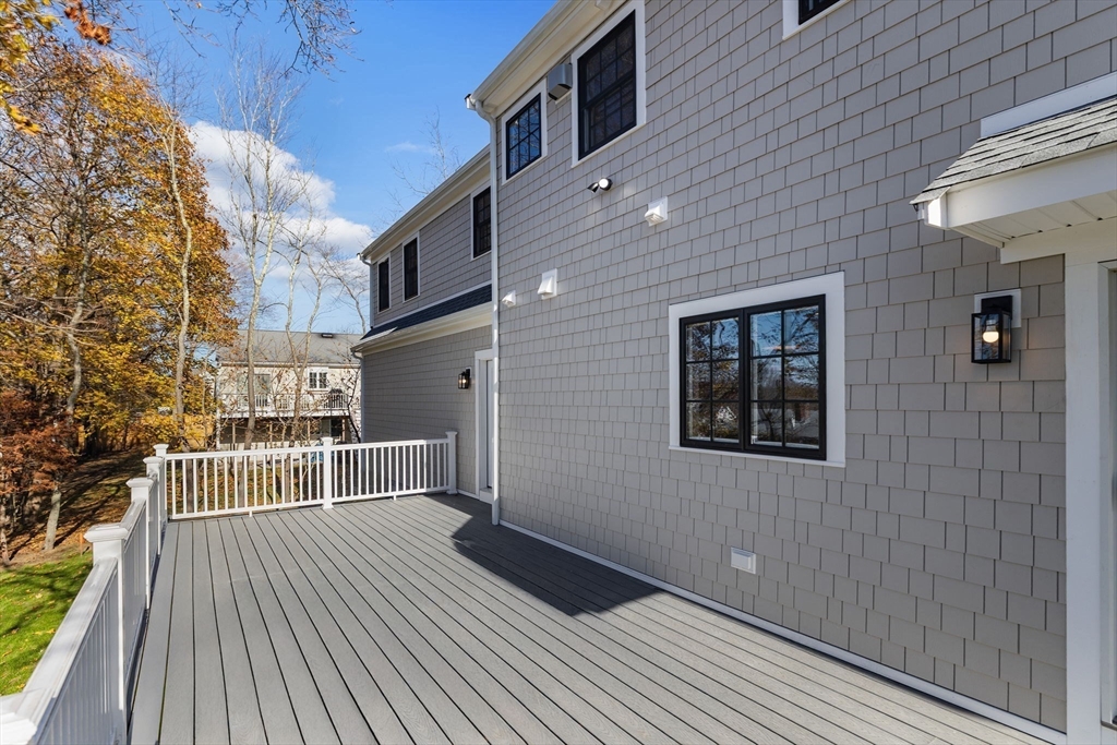 37 Lantern Lane Property Photo 8