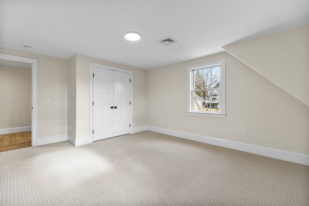 37 Lantern Lane Property Photo 31