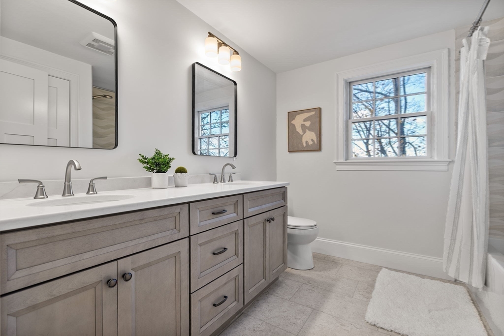 37 Lantern Lane Property Photo 32