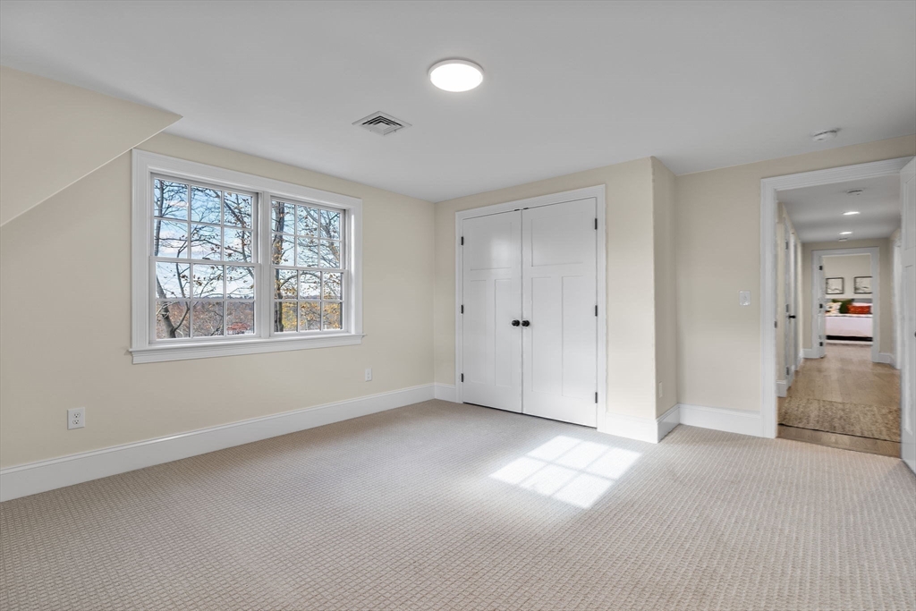 37 Lantern Lane Property Photo 33