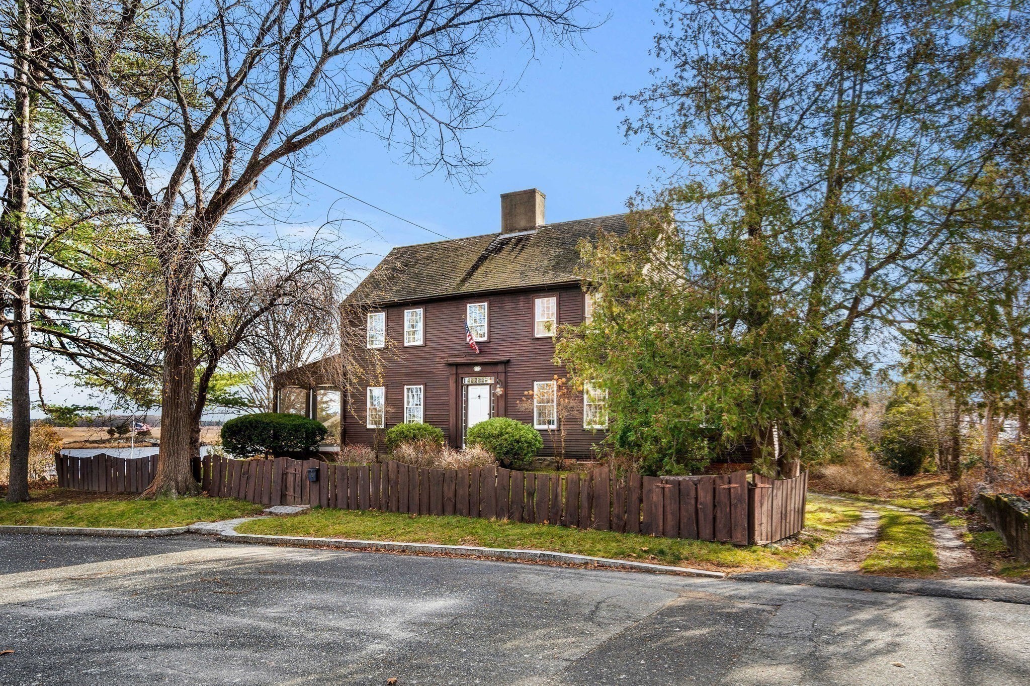 1 Jefferson St Property Photo 6