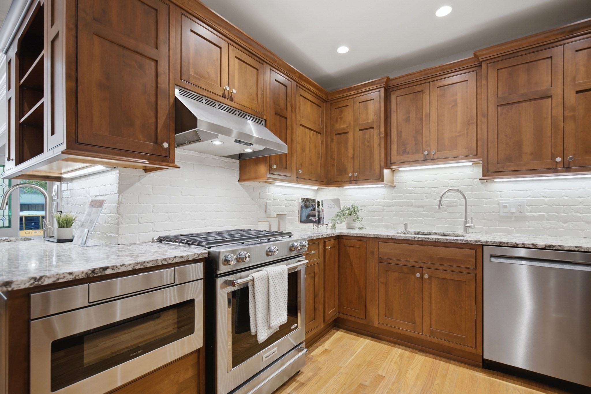 149a Bishop Allen Drive # A Property Photo 12