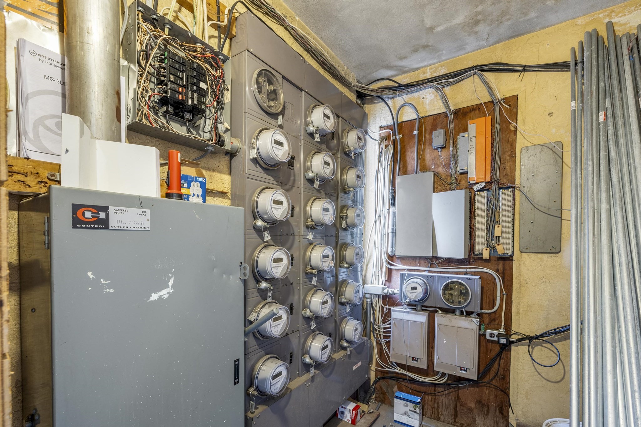 50 E Main St Property Photo 14